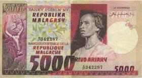 Madagaskar P.066a 5000 Francs = 1000 Ariary (1974) (3+) 
