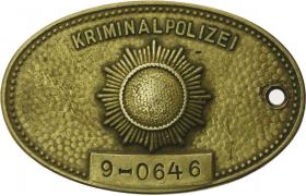 DDR Original Dienstmarke der Kriminalpolizei Nr. 9 Berlin 