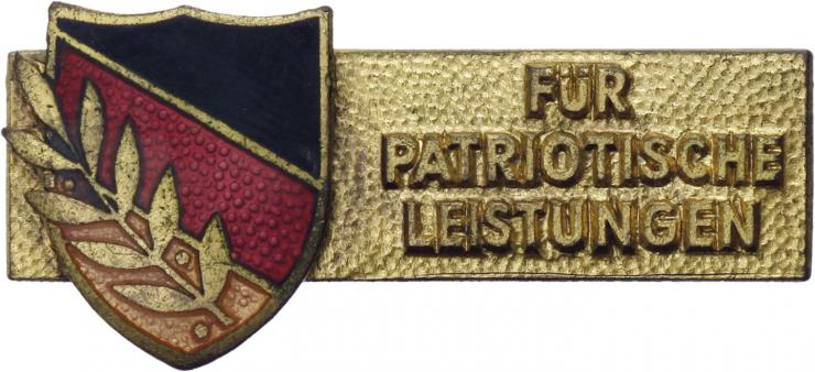 B.3704b Ehrennadel Nationale Front 