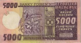 Madagaskar P.066a 5000 Francs = 1000 Ariary (1974) (3) 